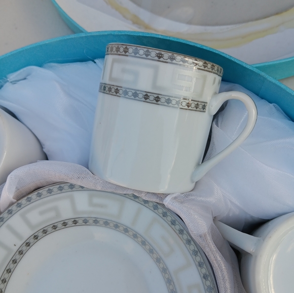 New Alpine Cuisine fine porcelain tea set - Picture 4 of 7